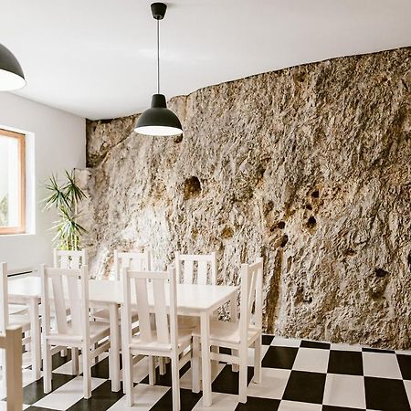 Sziklavendeghaz Aparthotel Veszprém Exterior foto