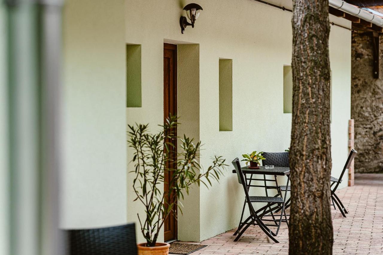 Sziklavendeghaz Aparthotel Veszprém Exterior foto